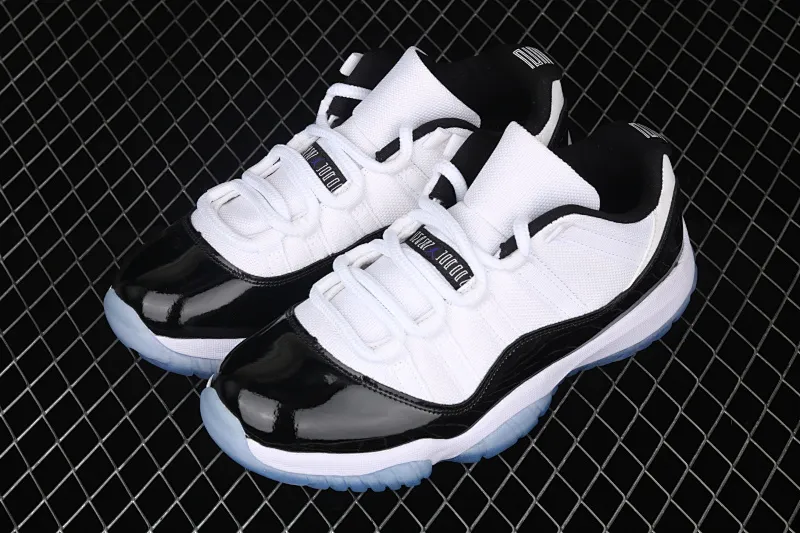 All categories Air Jordan Jordan series basketball shoes Air Jordan 11 X version Air Jordan 11 Low "Concord" AJ11 Joe 11 white and black genuine carbon 528895-153